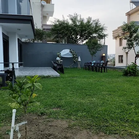 Seferihisarda Tam Muestakil 5 Odali Turizm Konutu 塞费里希萨尔
