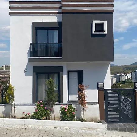 度假居 Seferihisarda Tam Muestakil 5 Odali Turizm Konutu