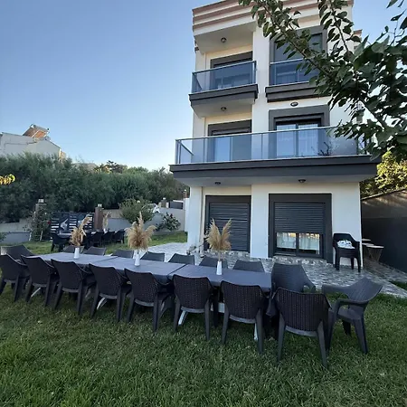 Seferihisarda Tam Muestakil 5 Odali Turizm Konutu *