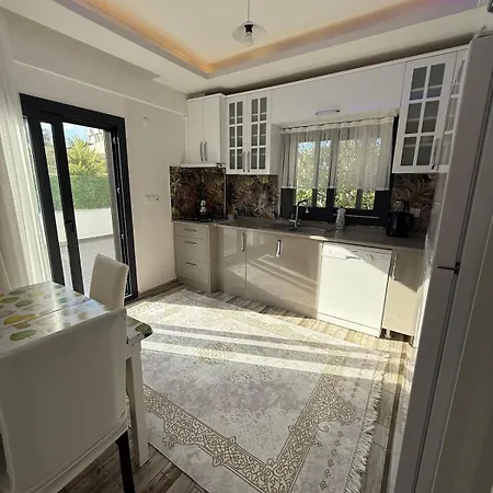 Seferihisarda Tam Muestakil 5 Odali Turizm Konutu *