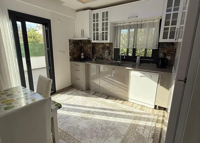 Seferihisarda Tam Muestakil 5 Odali Turizm Konutu *